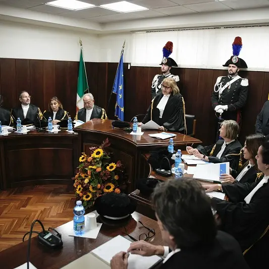 Alla Regione Calabria i costi della politica non tornano: «Giunta e Consiglio si rimpallano milioni in modo poco chiaro»