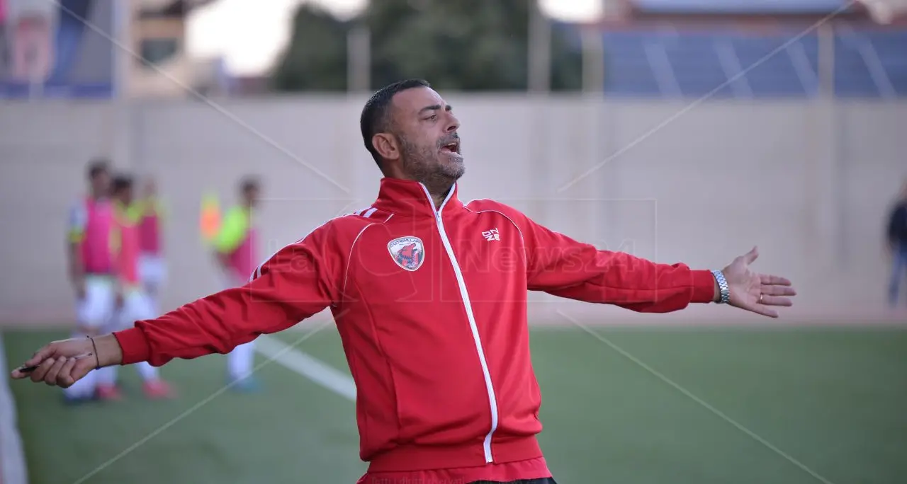 Promozione A, caos in casa Rende: via tutto lo staff tecnico, squadra chiamata a ripartire\n