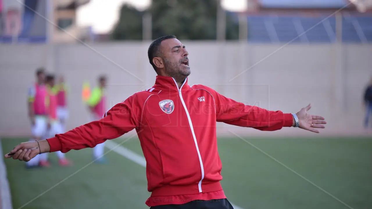 Promozione A, caos in casa Rende: via tutto lo staff tecnico, squadra chiamata a ripartire\n