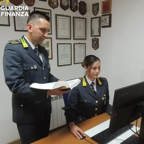 Cosenza, influencer incassa 200mila euro e non li dichiara al fisco: beccato dalla Guardia di Finanza\n