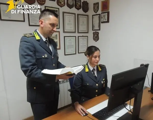 Cosenza, influencer incassa 200mila euro e non li dichiara al fisco: beccato dalla Guardia di Finanza\n