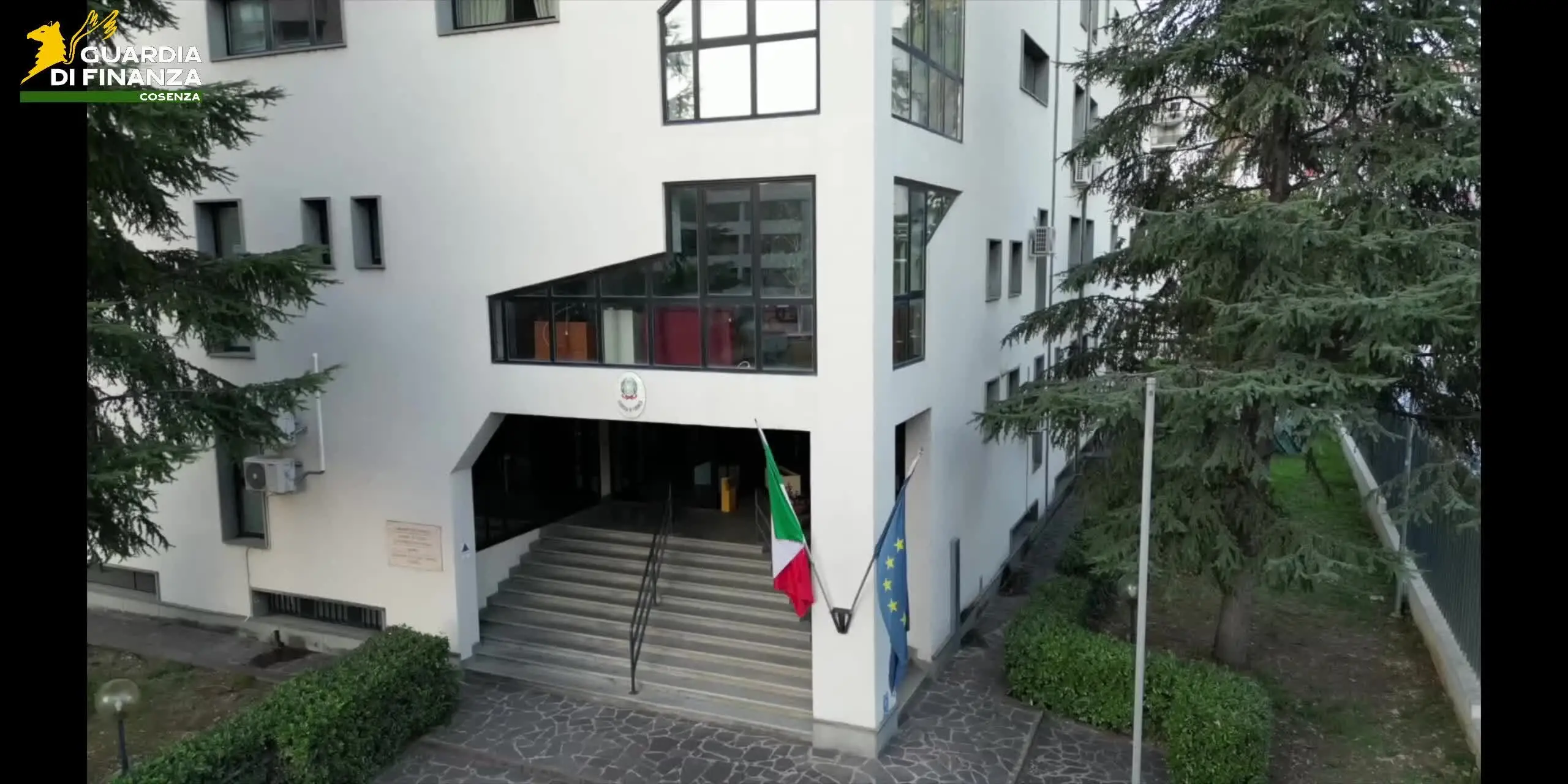 Influencer di Cosenza evade il fisco: scoperto dalla Gdf