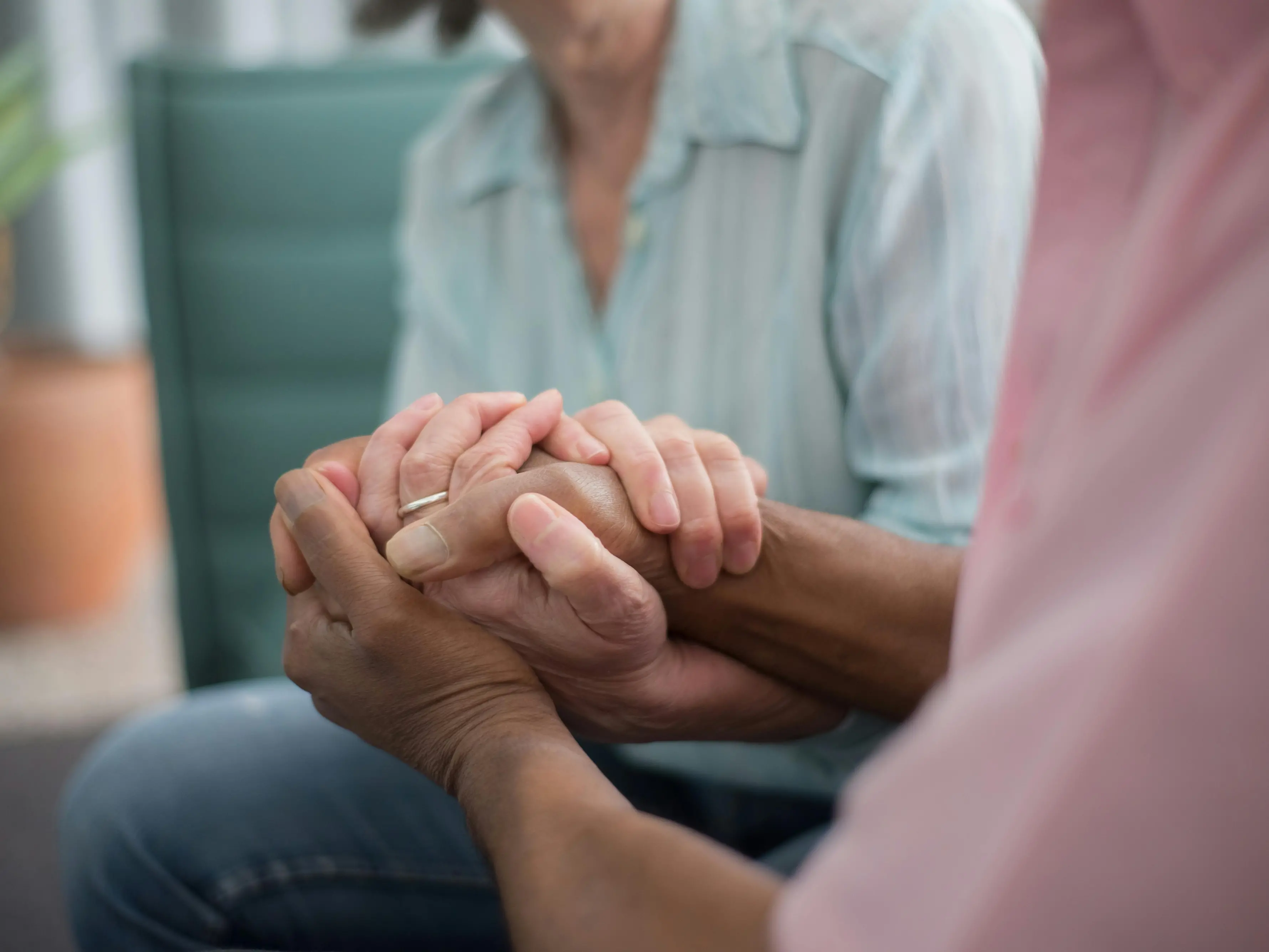 Più donne tra i pensionati, ma gli uomini incassano il 34% in più. Al Nord metà della spesa nazionale