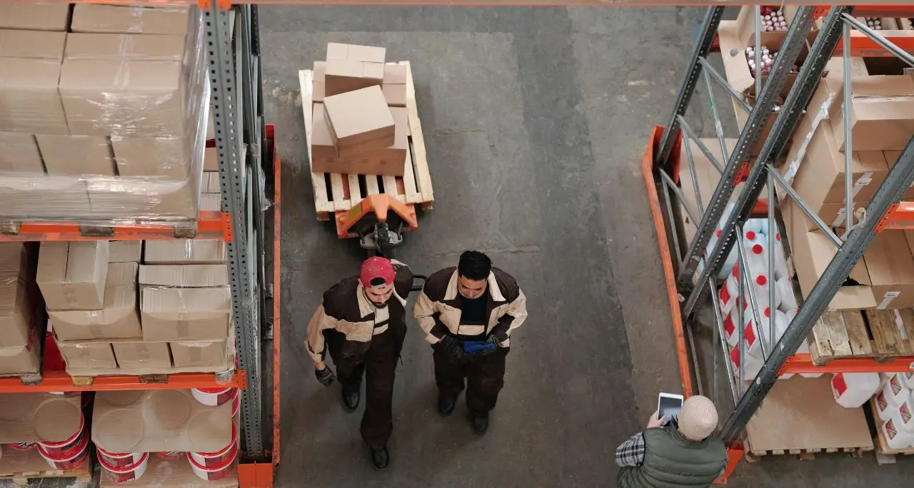 Amazon verso un futuro automatizzato: 600mila posti di lavoro a rischio entro il 2033\n