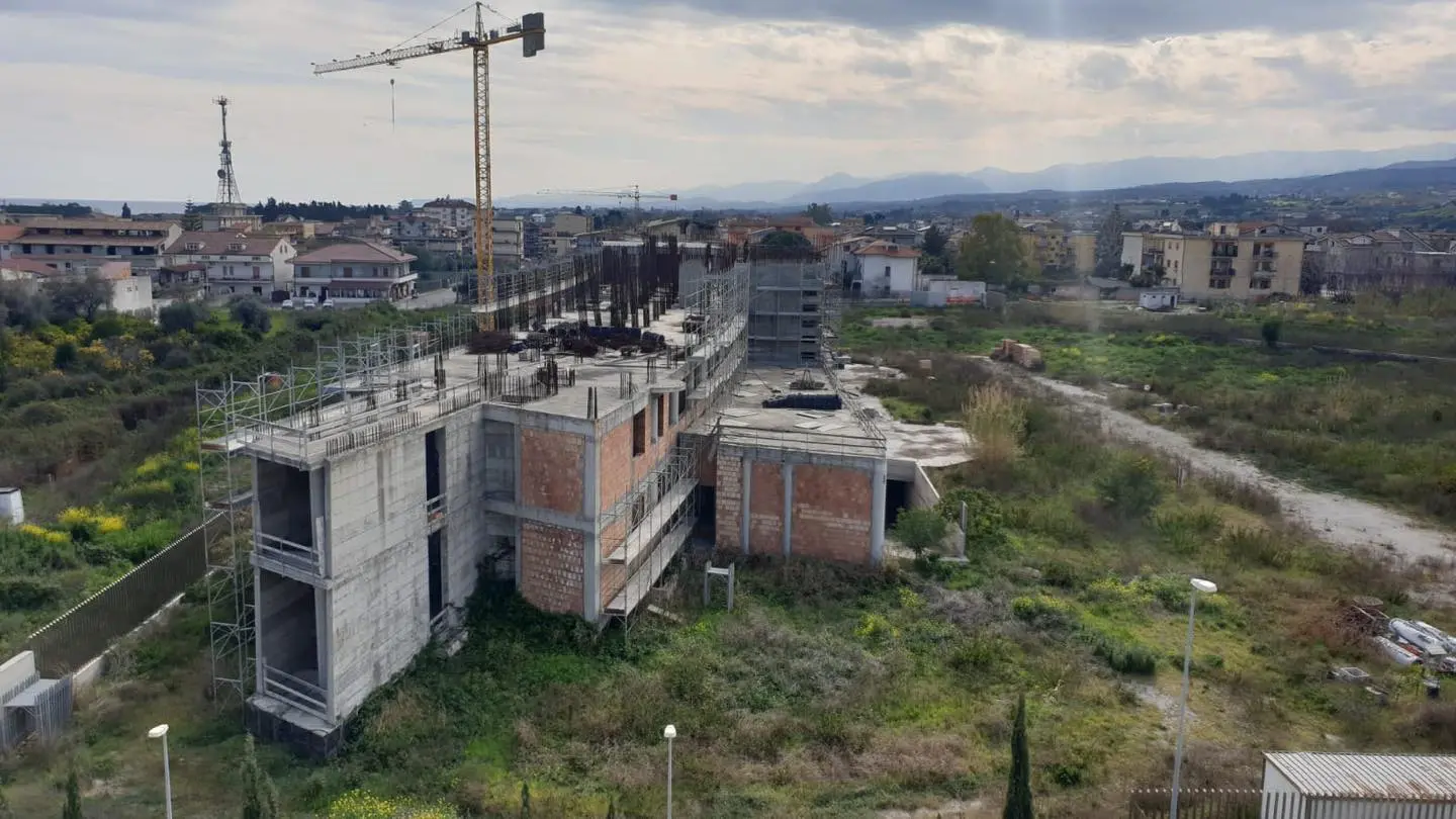 Lavori fermi al tribunale di Locri, Irto: «Il Governo nomini un commissario»\n