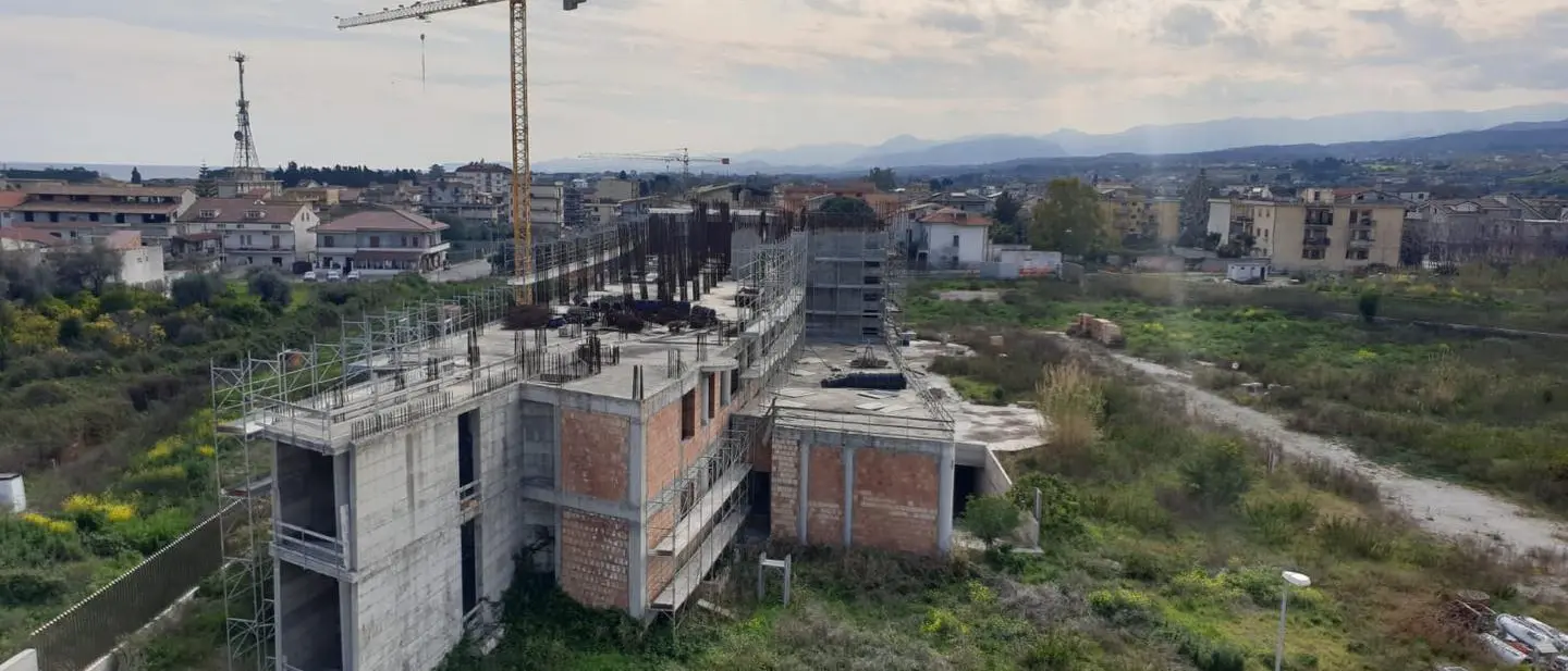 Lavori fermi al tribunale di Locri, Irto: «Il Governo nomini un commissario»\n