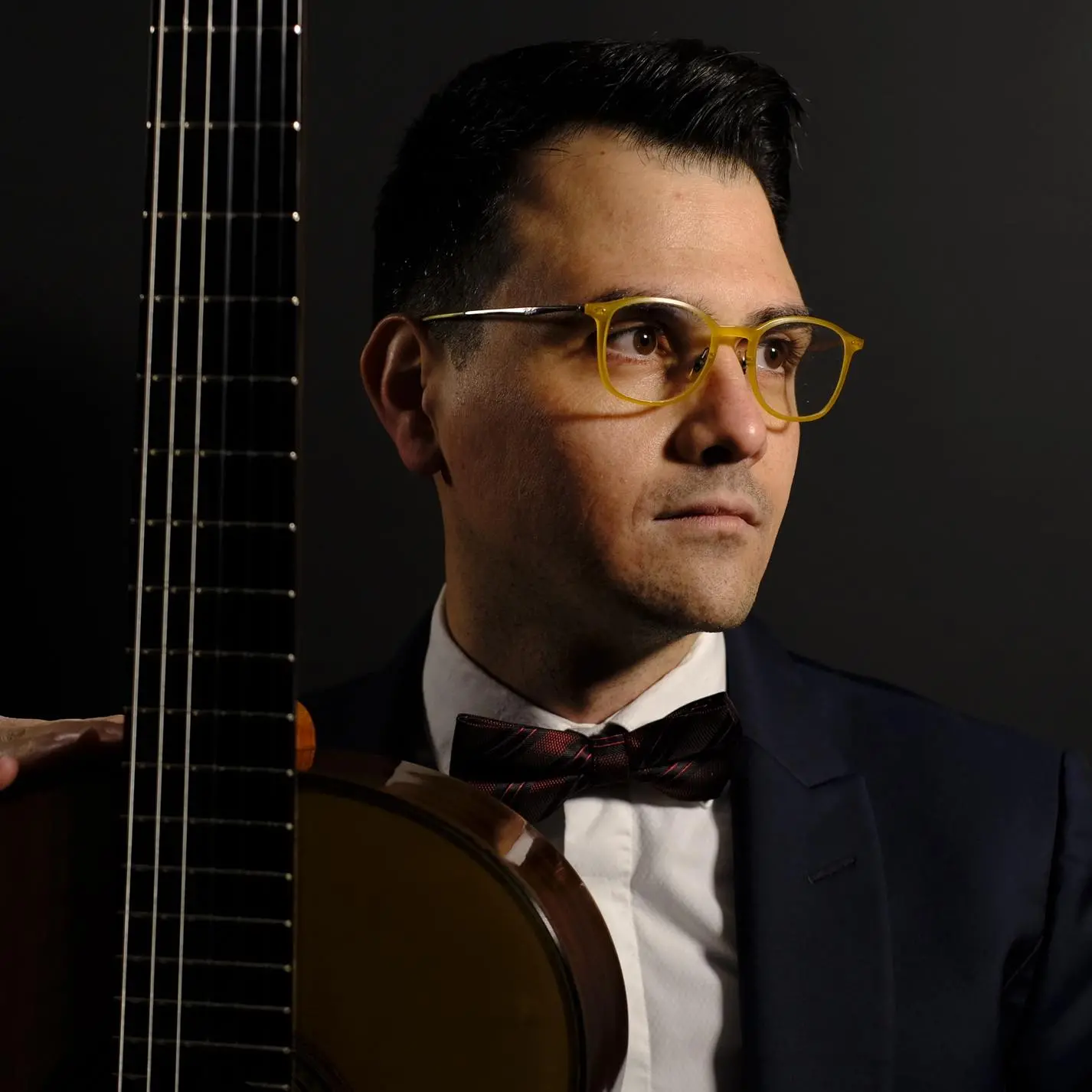 Enrico Damiano Vallone in concerto a Vibo Valentia: il prodigio della chitarra si esibirà al Valentianum\n