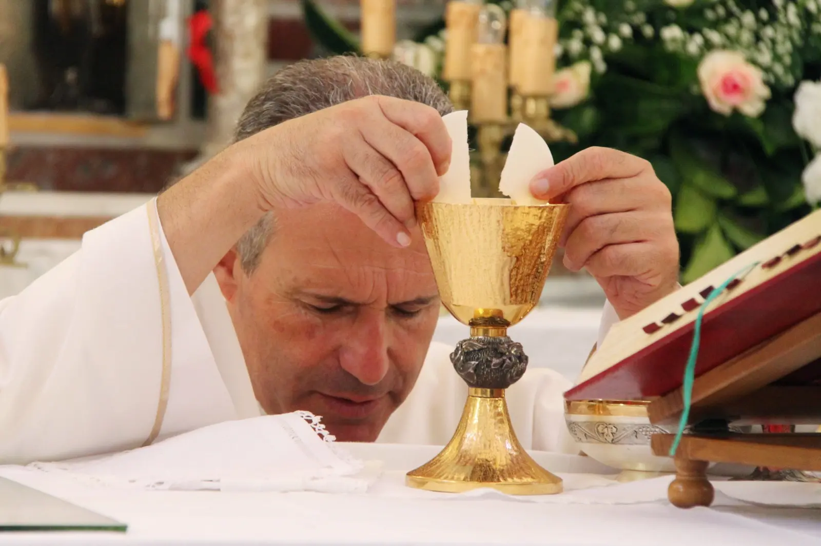 Diocesi Mileto, il vescovo nomina don Furci nuovo vicario generale: «Sacerdote\u00A0attento alle necessità dei poveri»\n