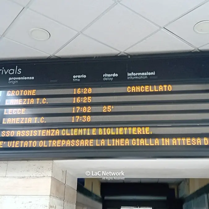 Treno cancellato sulla ionica, disagi per\u00A0passeggeri e pendolari diretti a Crotone\n