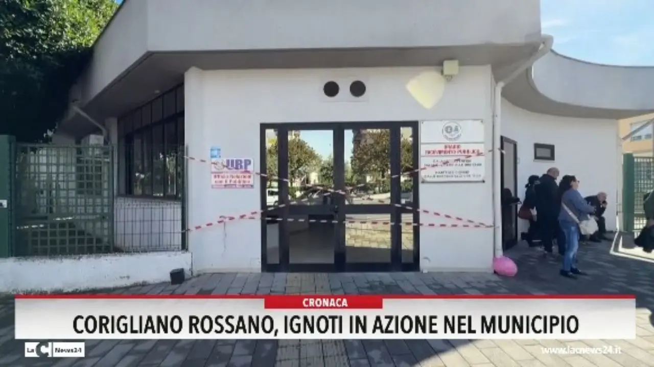 Corigliano Rossano, ignoti in azione nel Municipio