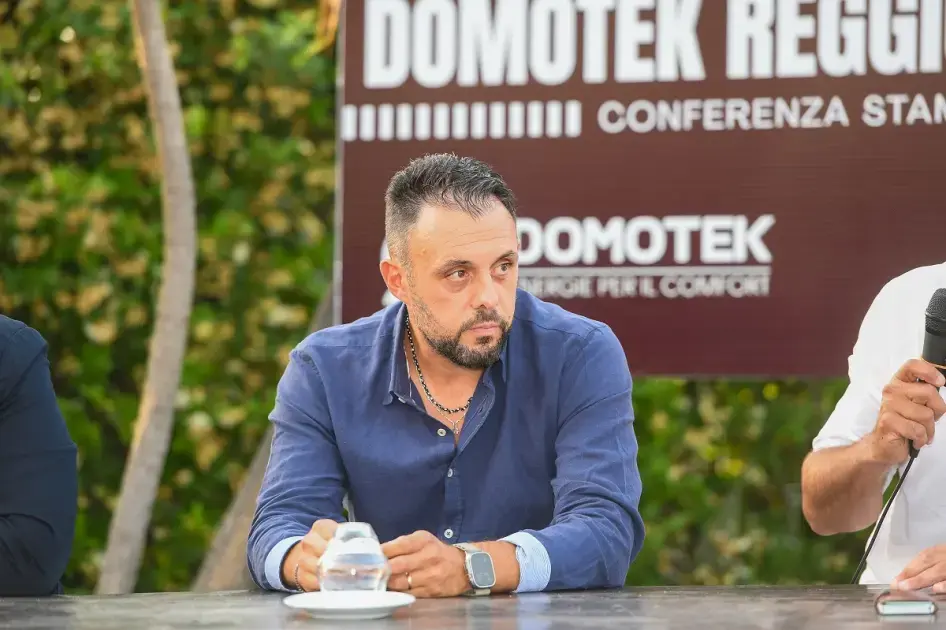 Domotek, al via il campionato in trasferta a Galatone. Il mister Antonio Polimeni: «Partiamo con umiltà, ma non vedevamo l'ora»\n