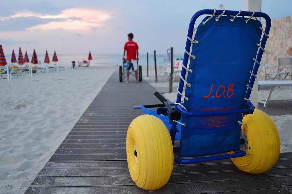 Spiagge accessibili ai disabili nei comuni dell’Ambito territoriale sociale di Spilinga: 200mila euro per sette località costiere