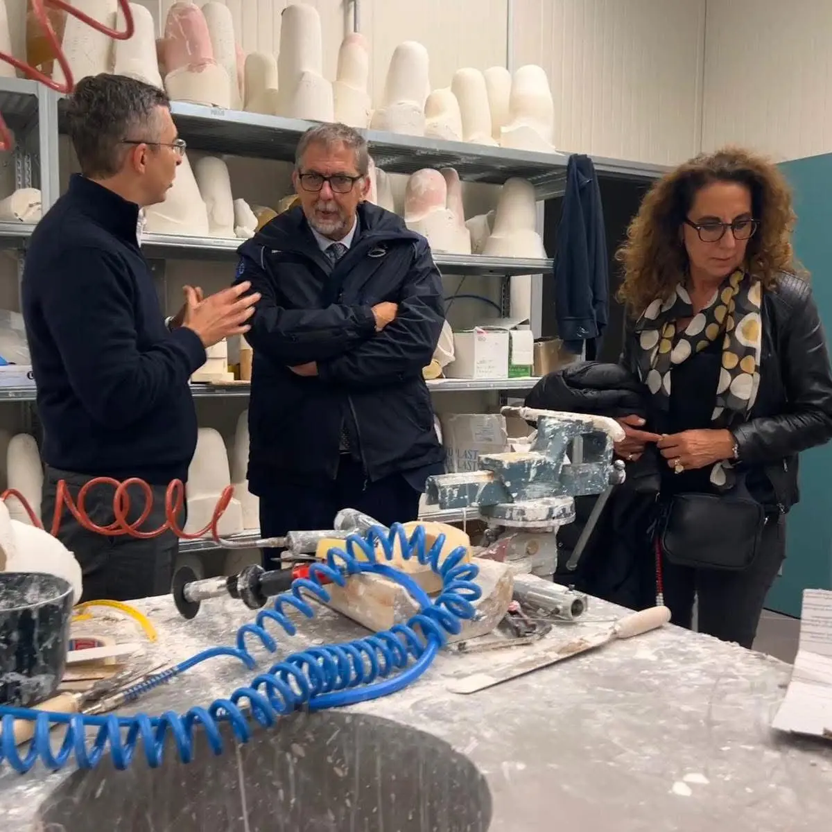 Ferro e Ciciliano in visita al Centro Protesi Inail di Lamezia: «Eccellenza al servizio delle persone»\n