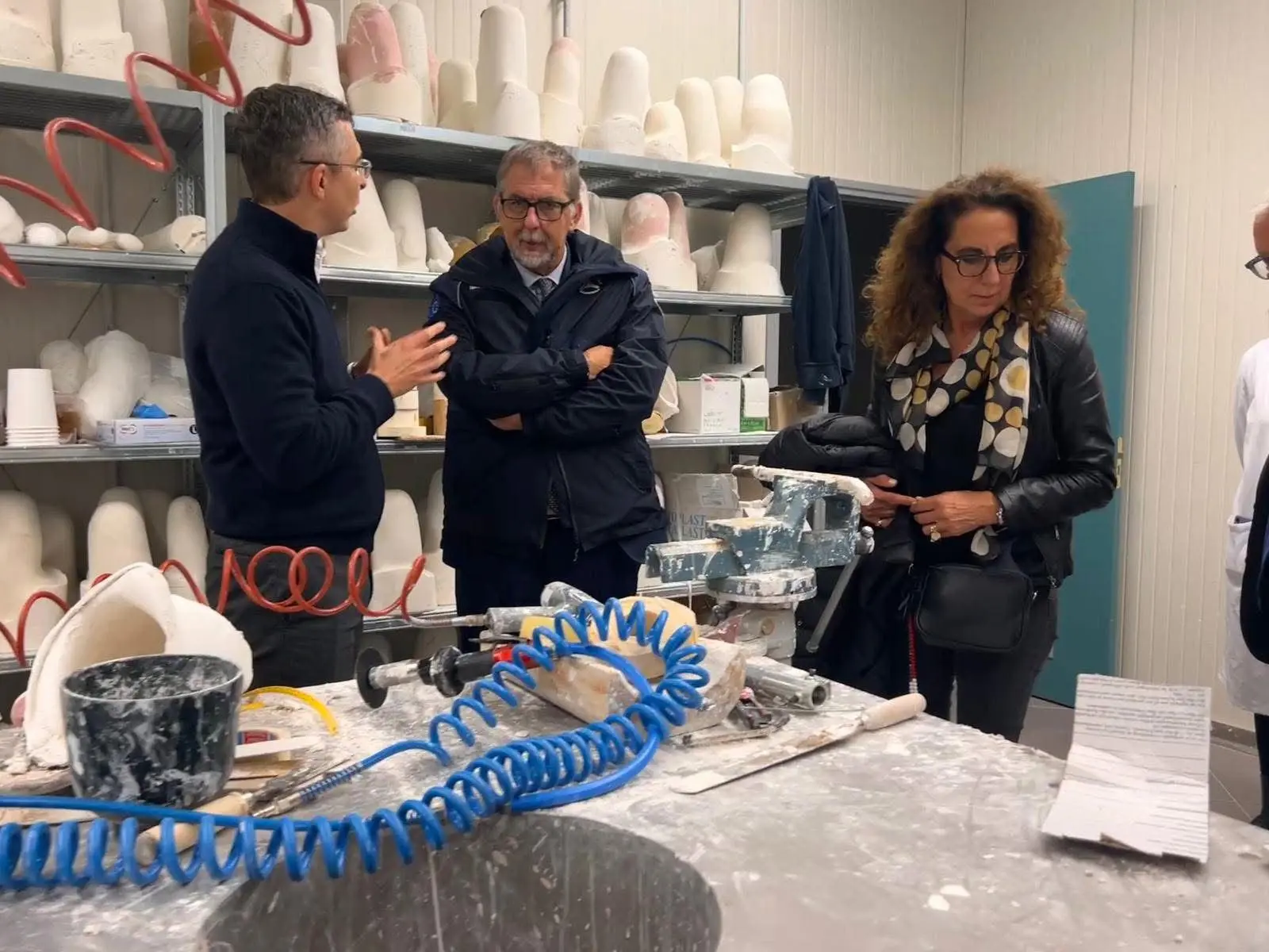 Ferro e Ciciliano in visita al Centro Protesi Inail di Lamezia: «Eccellenza al servizio delle persone»\n