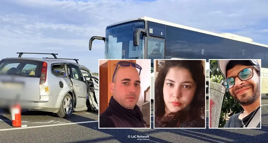 Lutto cittadino a Serra San Bruno per l'ultimo saluto ai tre giovani morti in un incidente sulla Jonio-Tirreno