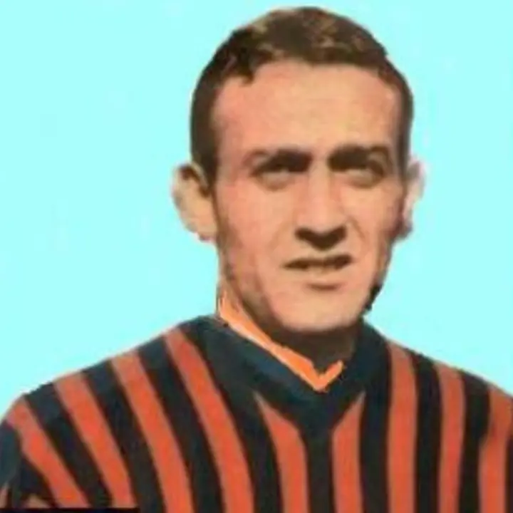 Pizzo, l'Usb\u00A0propone di intitolare lo stadio al bomber napitino Giovanni Fanello\n