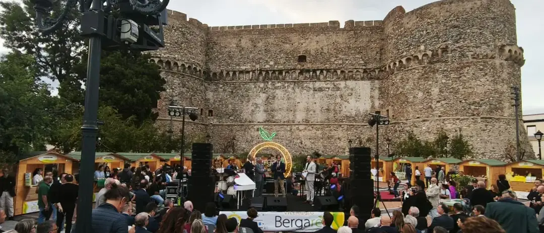 Bergarè 2025\u00A0tra cultura, gusto e musica con lo show “Arrivano i nostri”\n