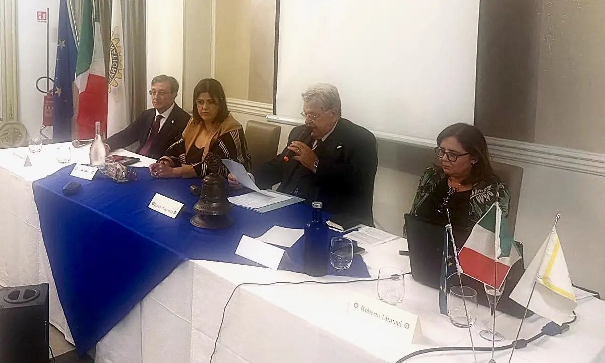 Rifiuti, un tema scottante affrontato dal Rotary Club Presila Cosenza Est