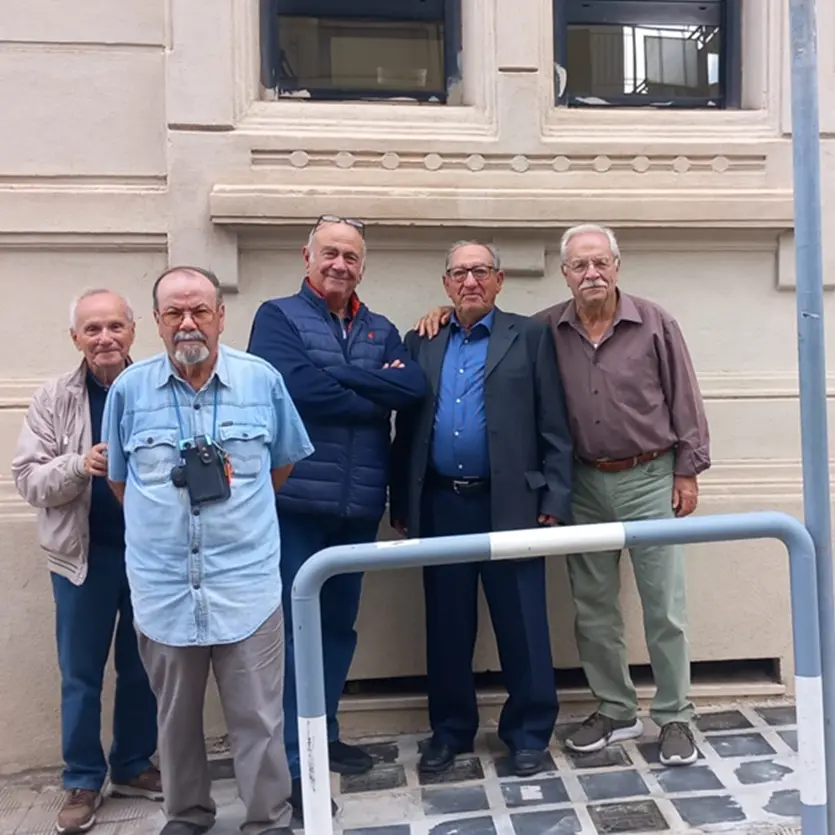 Tutti (o quasi) giù dalla finestra: dopo 60 anni si ritrovano cinque compagni della V^ G del Piria di Reggio\n