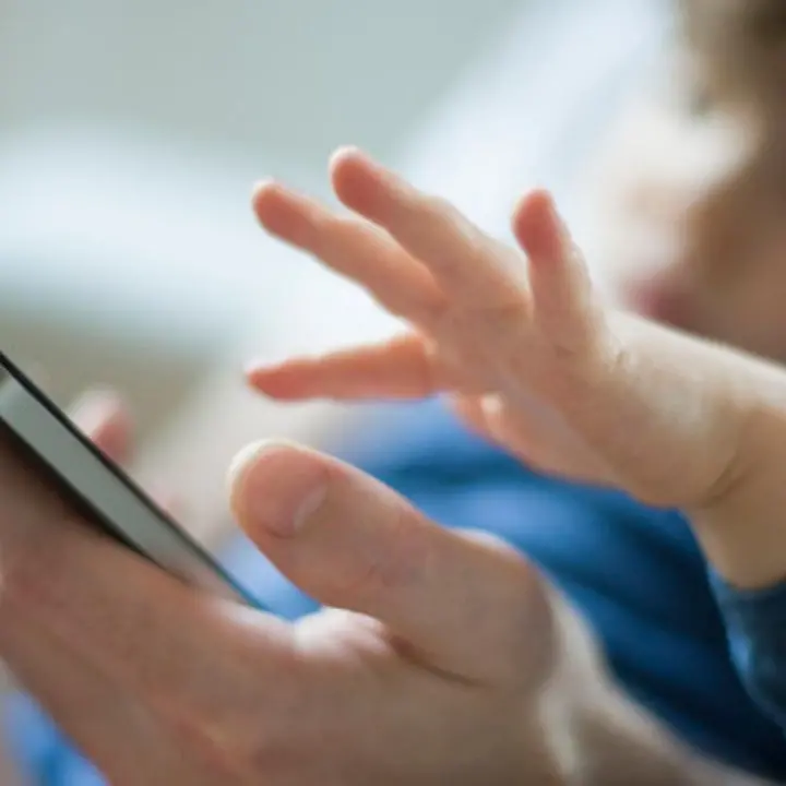 Il digitale nell’infanzia e l’illusione della quiete\n