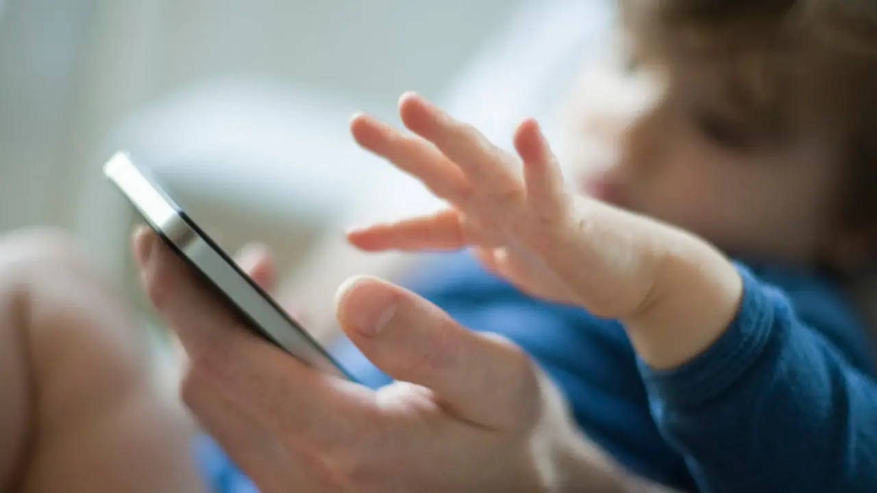 Il digitale nell’infanzia e l’illusione della quiete\n