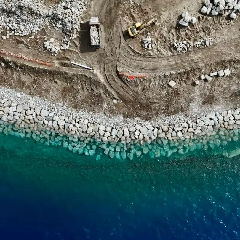 Museo del Mare, Falcomatà: «Demolizioni concluse e posa della scogliera: il cantiere prende forma per il nuovo centro culturale del Mediterraneo»\n