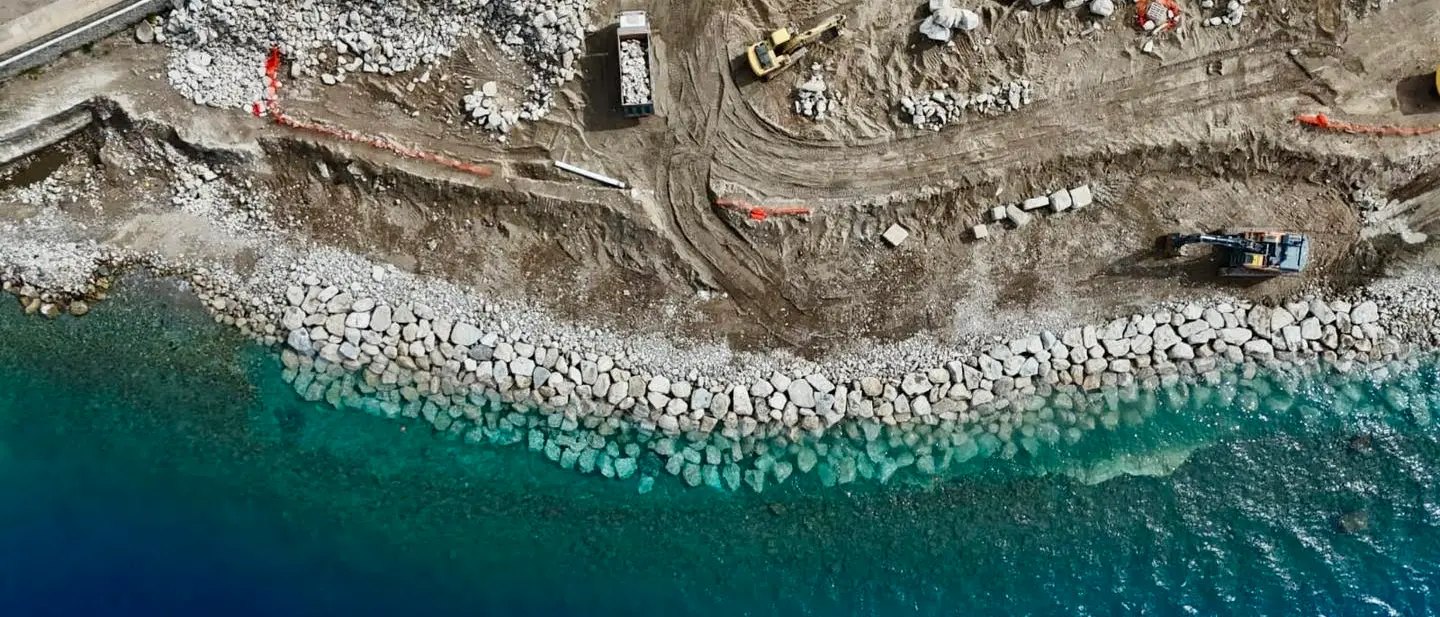Museo del Mare, Falcomatà: «Demolizioni concluse e posa della scogliera: il cantiere prende forma per il nuovo centro culturale del Mediterraneo»\n