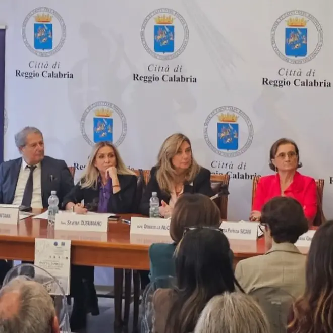 Reggio,\u00A0Falcomatà al convegno nazionale \"Parità e famiglia, nuove prospettive tra lavoro, genitorialità e diritti\"\n