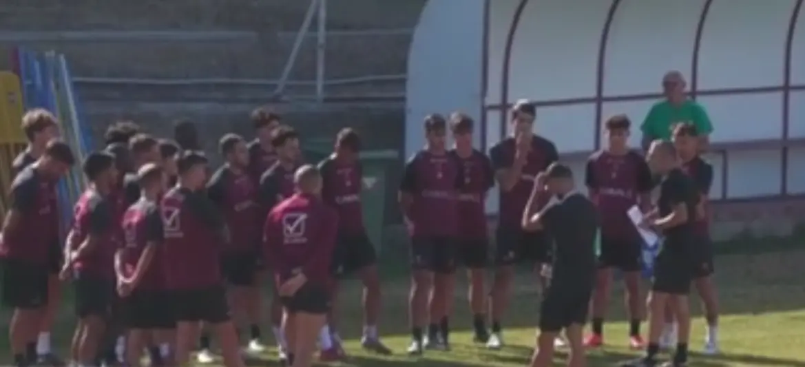 Reggina, la prima di Torrisi a San Cataldo è anche un appello ai tifosi:\u00A0«Per vincere abbiamo bisogno di voi»\n