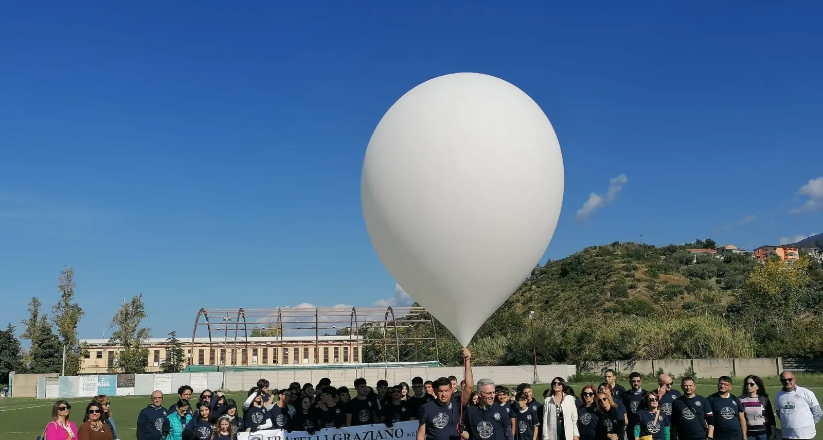 Gli studenti di Cariati conquistano (di nuovo) il cielo: successo per il lancio della sonda del progetto Sem\n