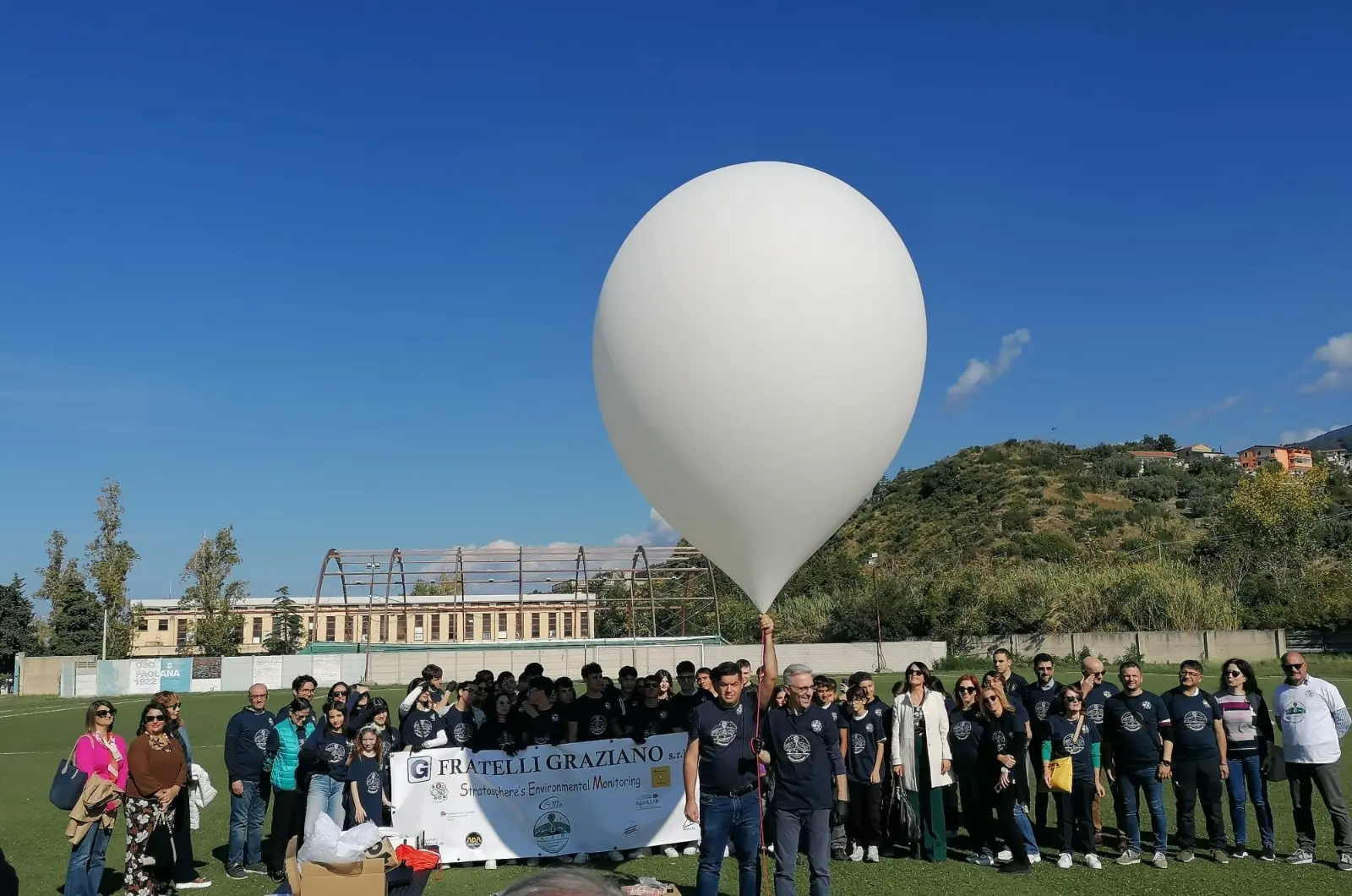 Gli studenti di Cariati conquistano (di nuovo) il cielo: successo per il lancio della sonda del progetto Sem\n