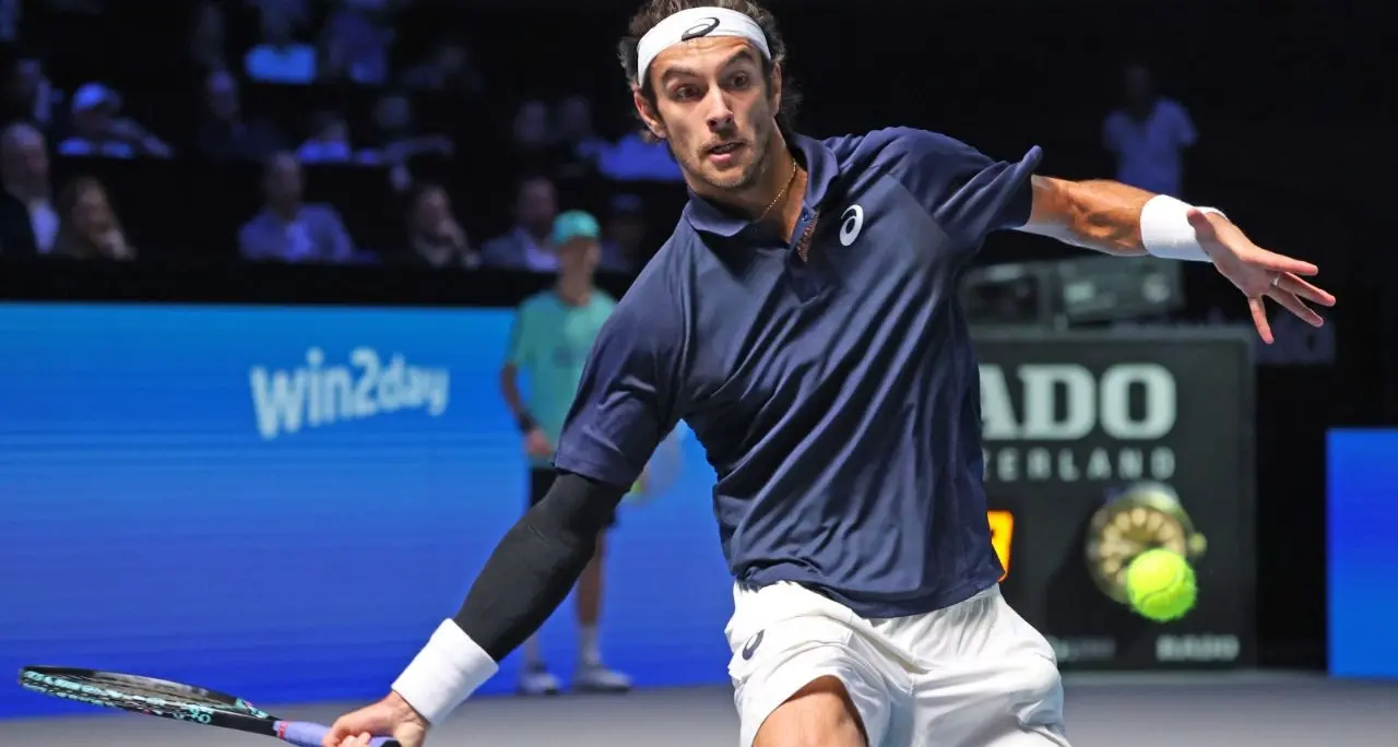 Tennis, a Musetti non riesce l’impresa: Zverev raggiunge Sinner in finale a Vienna