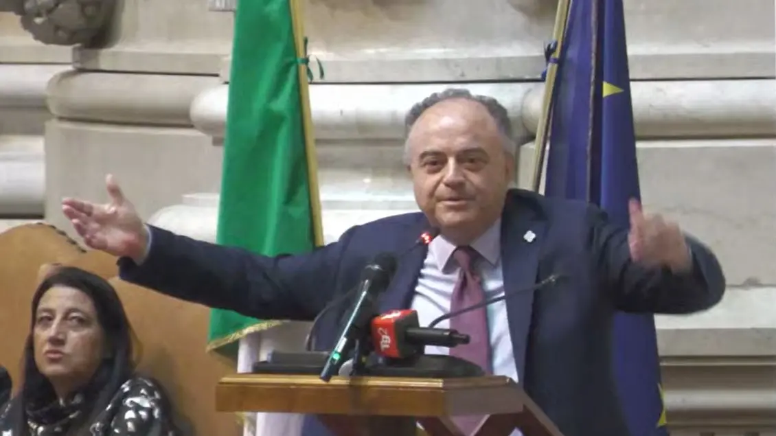 <p>Gratteri all'assemblea generale dell'Anm</p>\\n