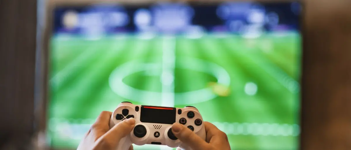 Adescava minori con merende e playstation: arrestato ex educatore per presunti abusi ai danni di due fratellini\n