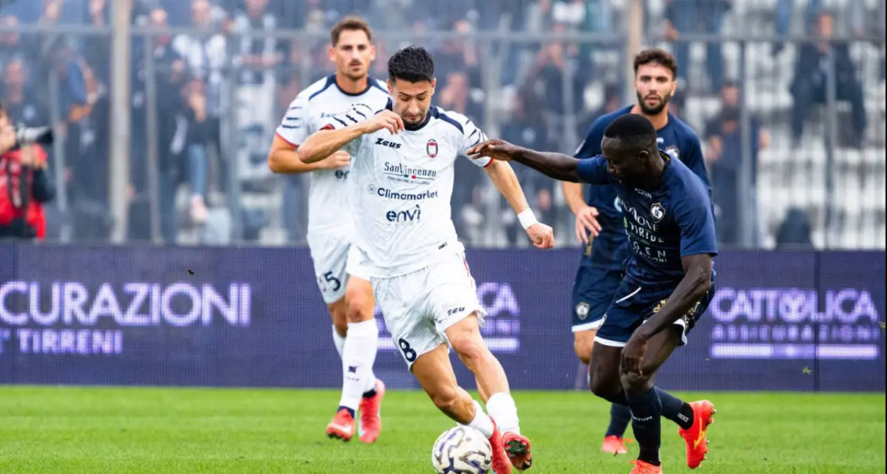 Serie C, trasferta amara per il Crotone: squali sconfitti 1-0 dalla Cavese\n
