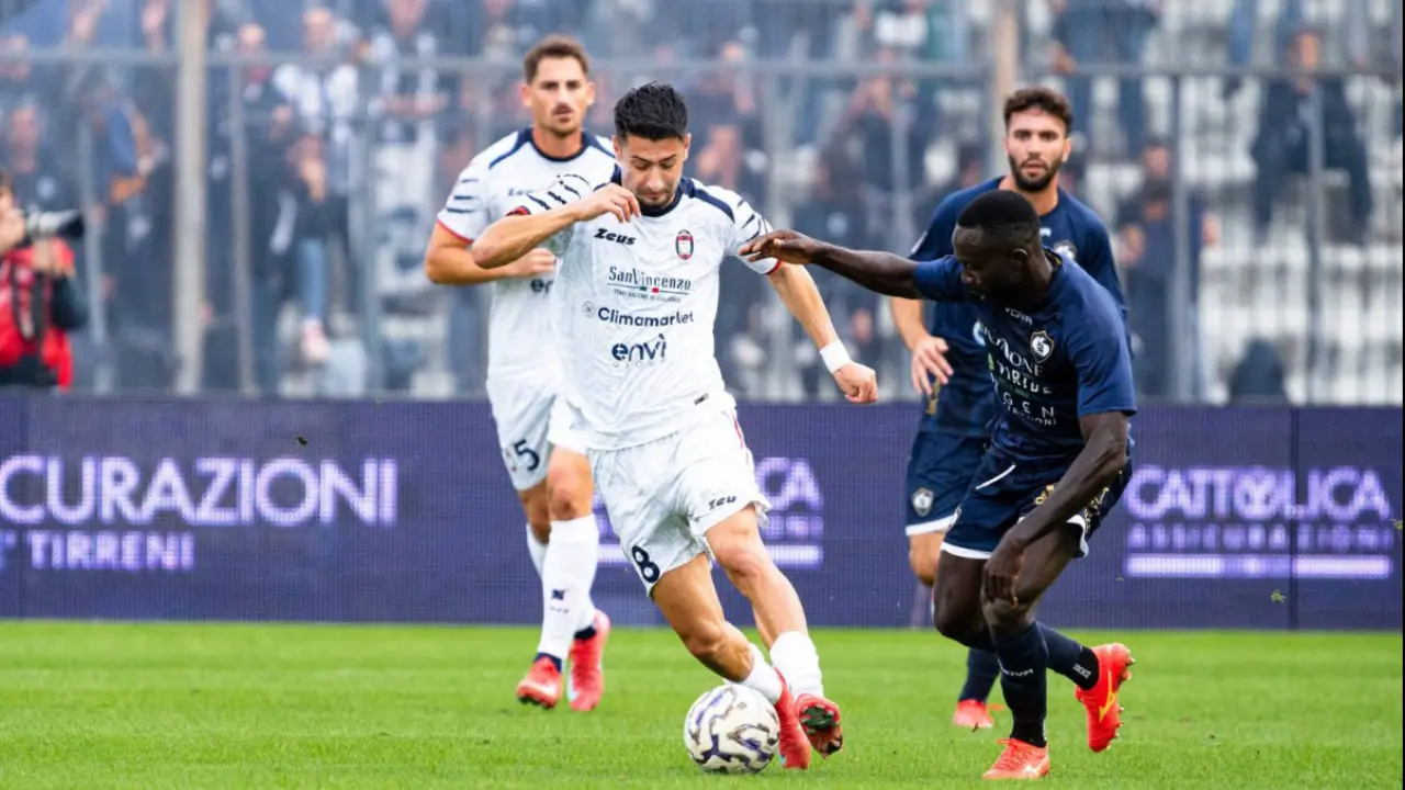 Serie C, trasferta amara per il Crotone: squali sconfitti 1-0 dalla Cavese\n