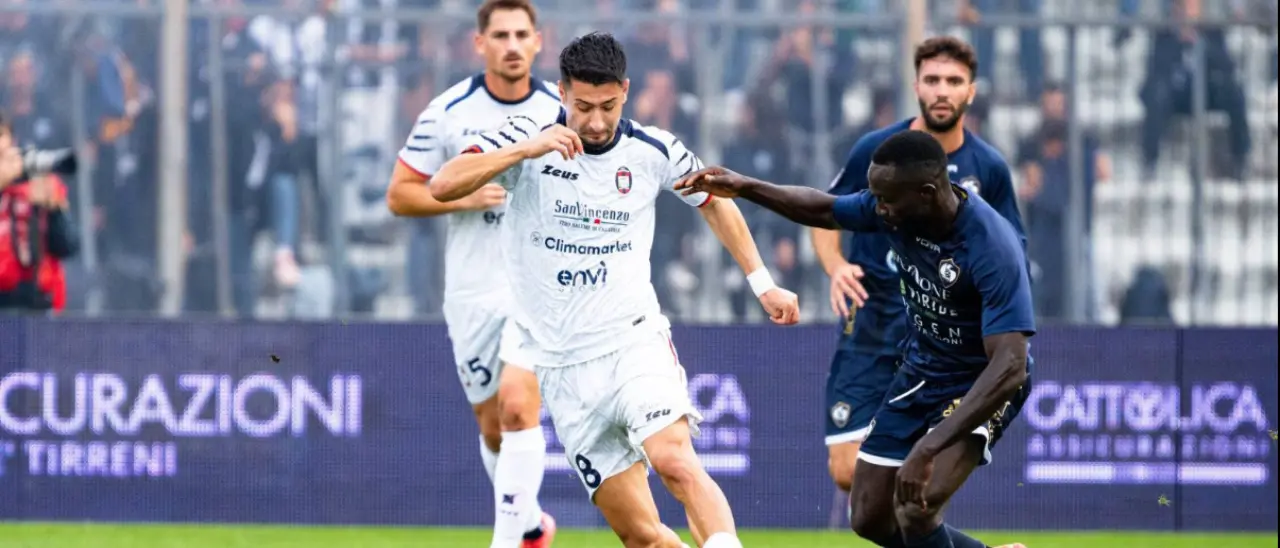 Serie C, trasferta amara per il Crotone: squali sconfitti 1-0 dalla Cavese\n