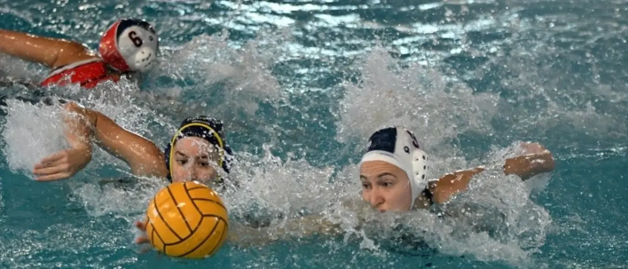 Pallanuoto Serie A1 femminile, Smile Cosenza corsara a Padova: le rossoblù vincono 12-10\n