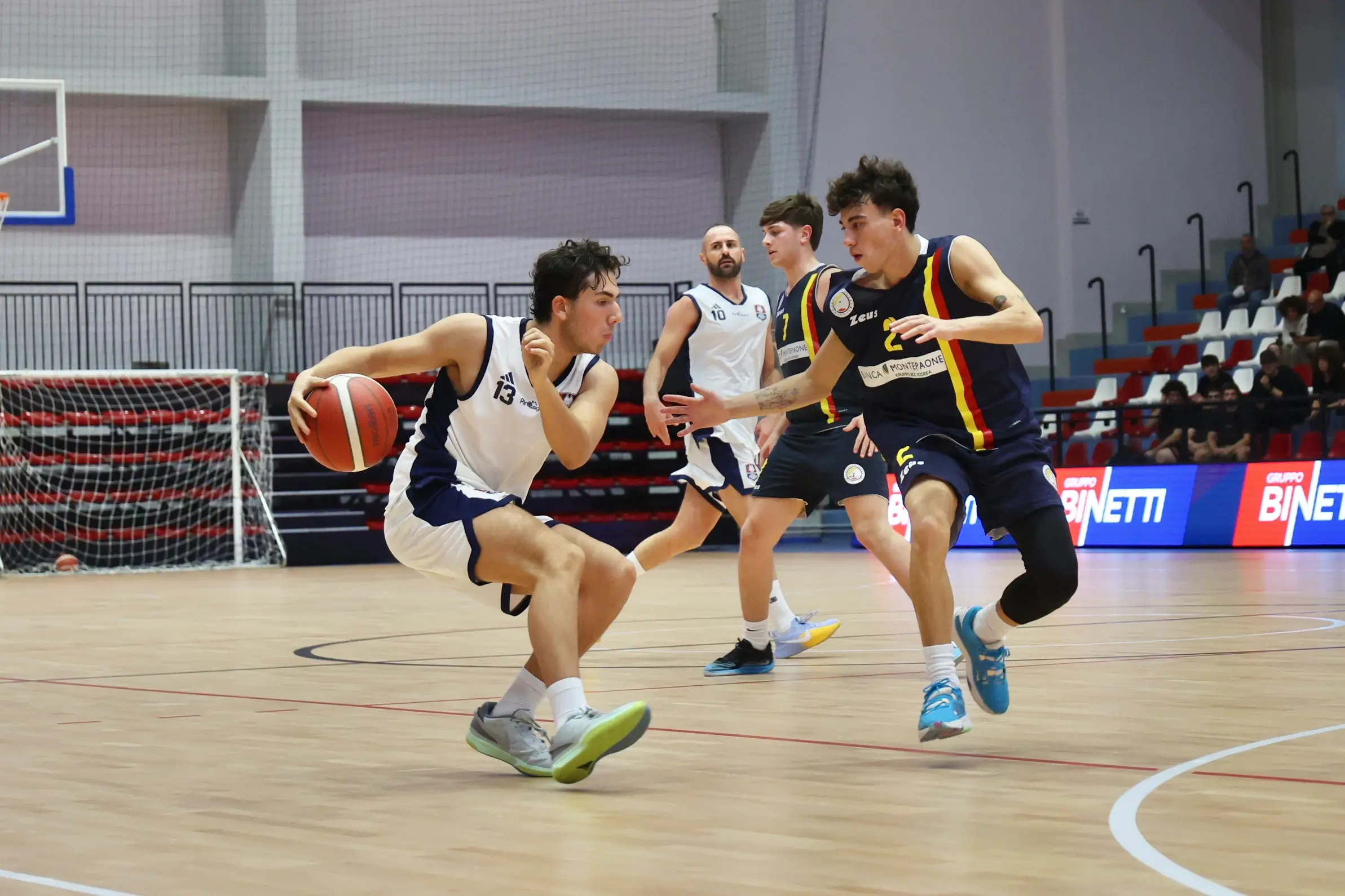 Cosenza straripante nel derby con Catanzaro: 103-71 al PalaPirossigeno