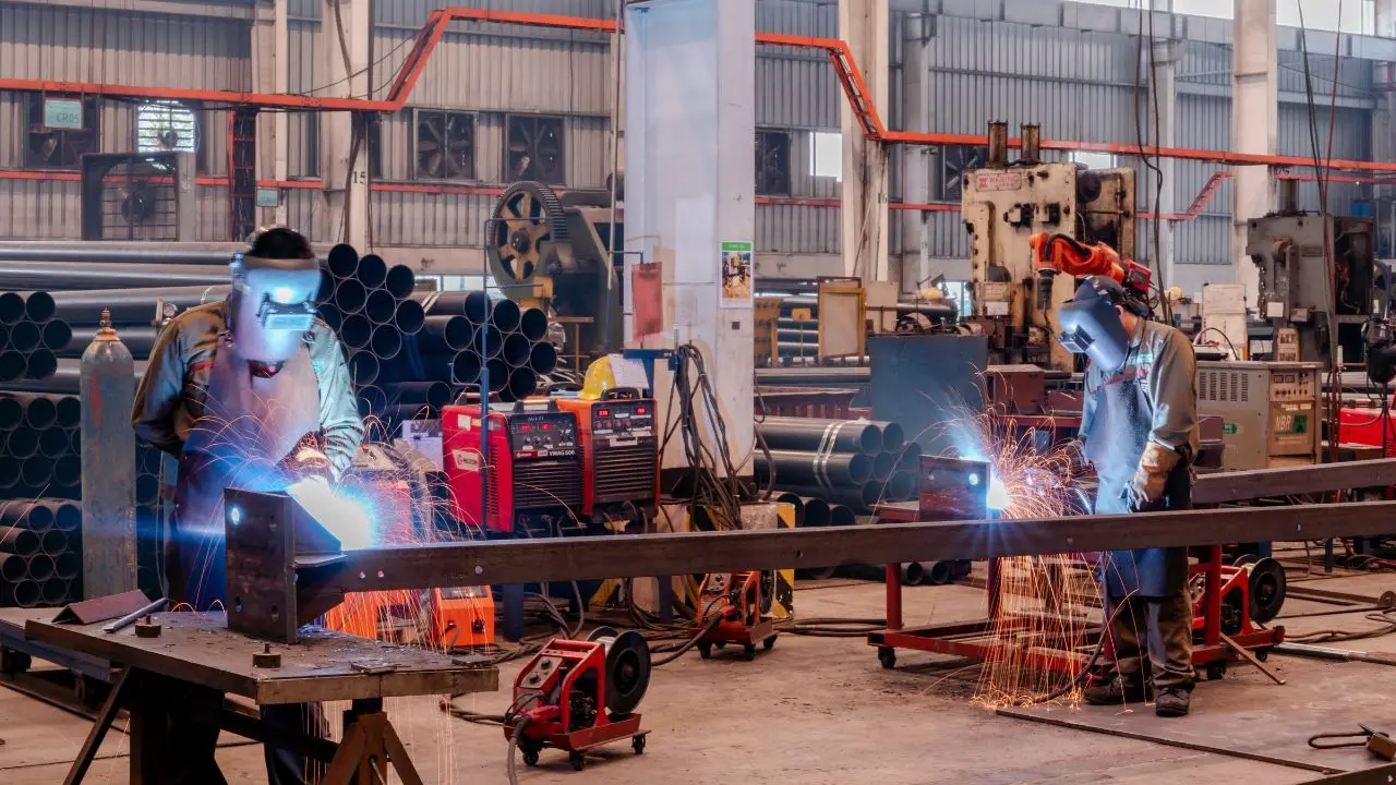 Industria italiana, il talento batte la forza: qualità e creatività guidano il successo manifatturiero\n