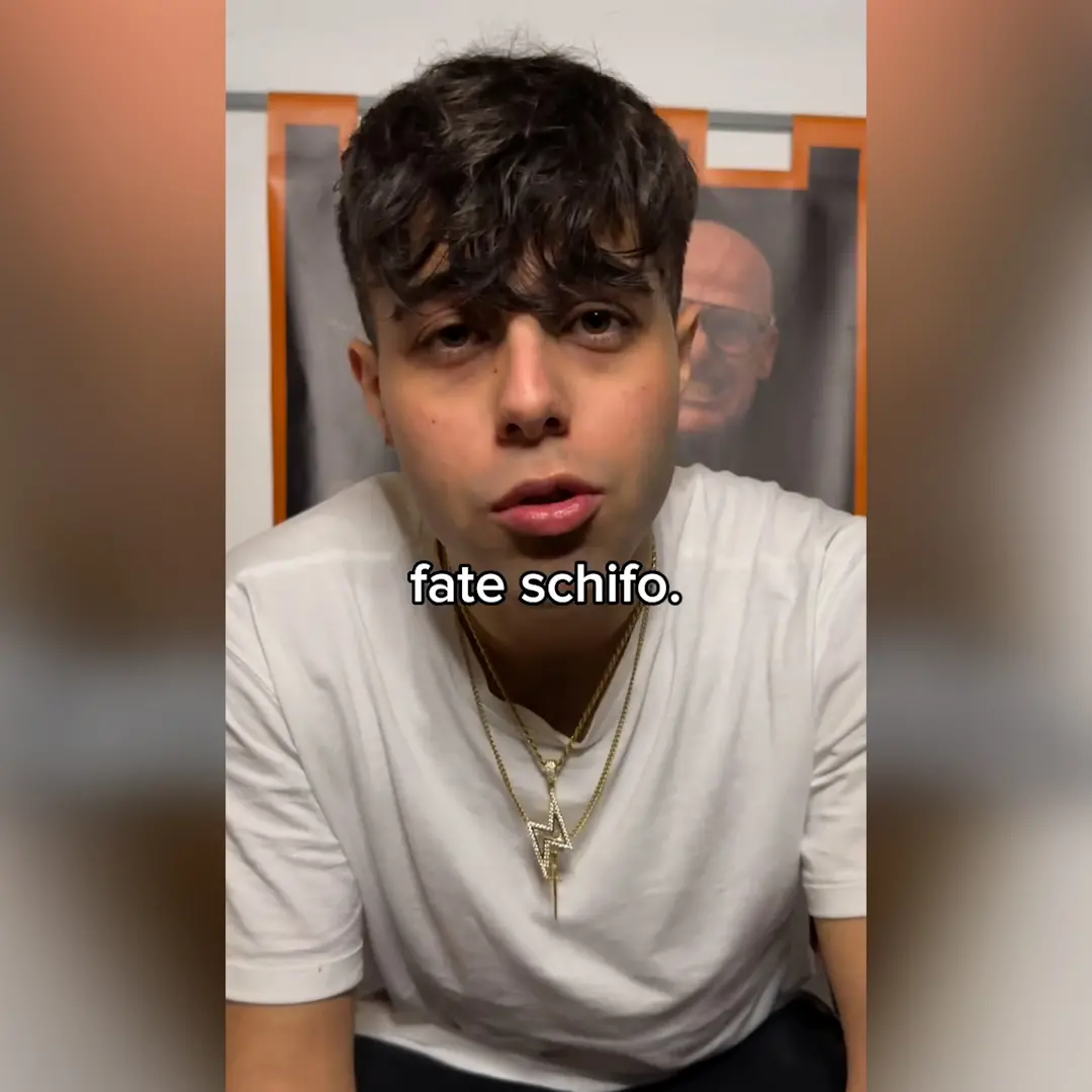 «Mio fratello bullizzato dai compagni e i genitori negavano tutto»: la denuncia dello streamer cosentino Saetta