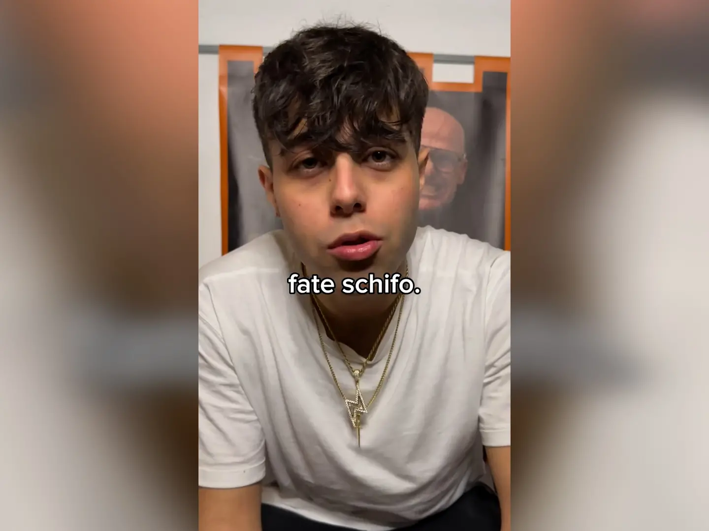Bullismo in una scuola di Cosenza, lo streamer Saetta: «Mio fratello escluso e irriso dai compagni» | VIDEO