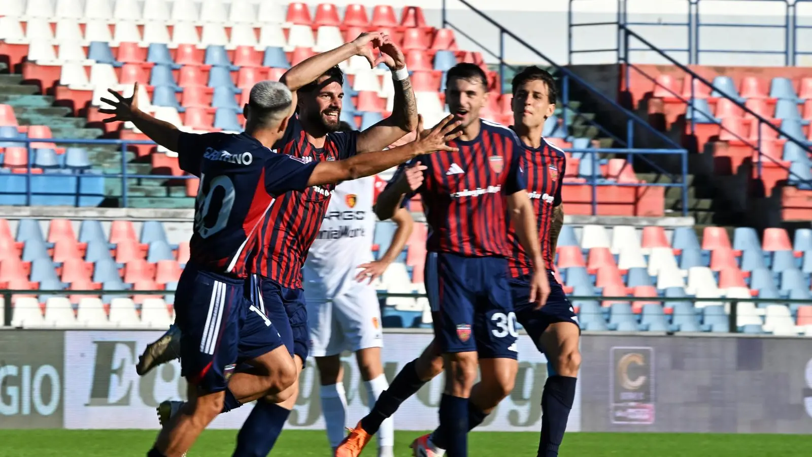 L\\'esultanza di Ricciardi dopo il primo gol