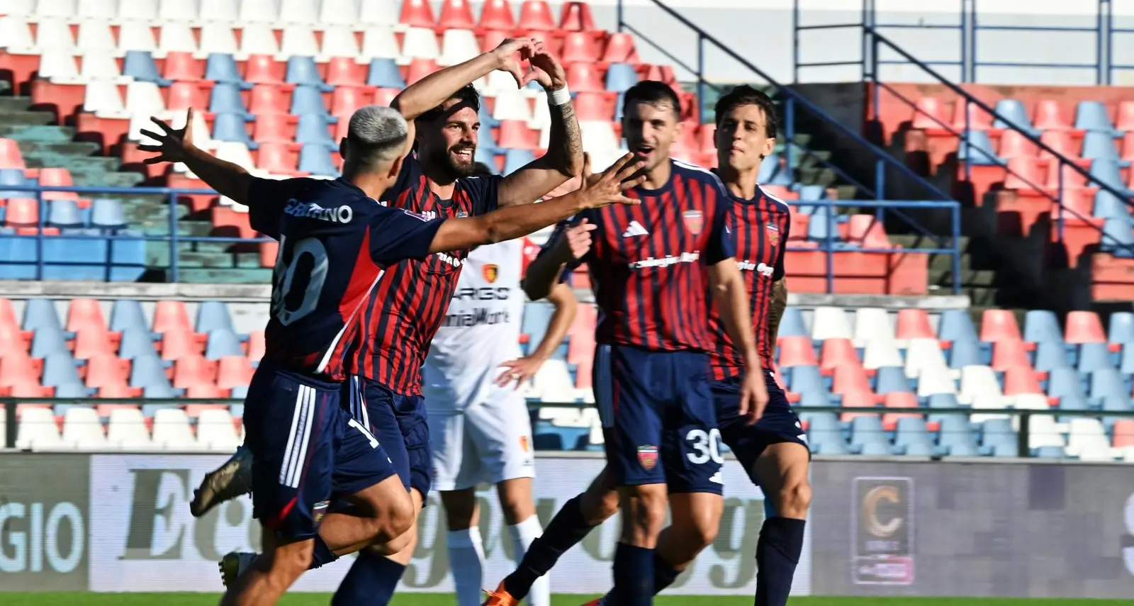 Cosenza-Potenza, show di Ricciardi e Mazzocchi: al “Marulla”\u00A0finisce 3-0\n