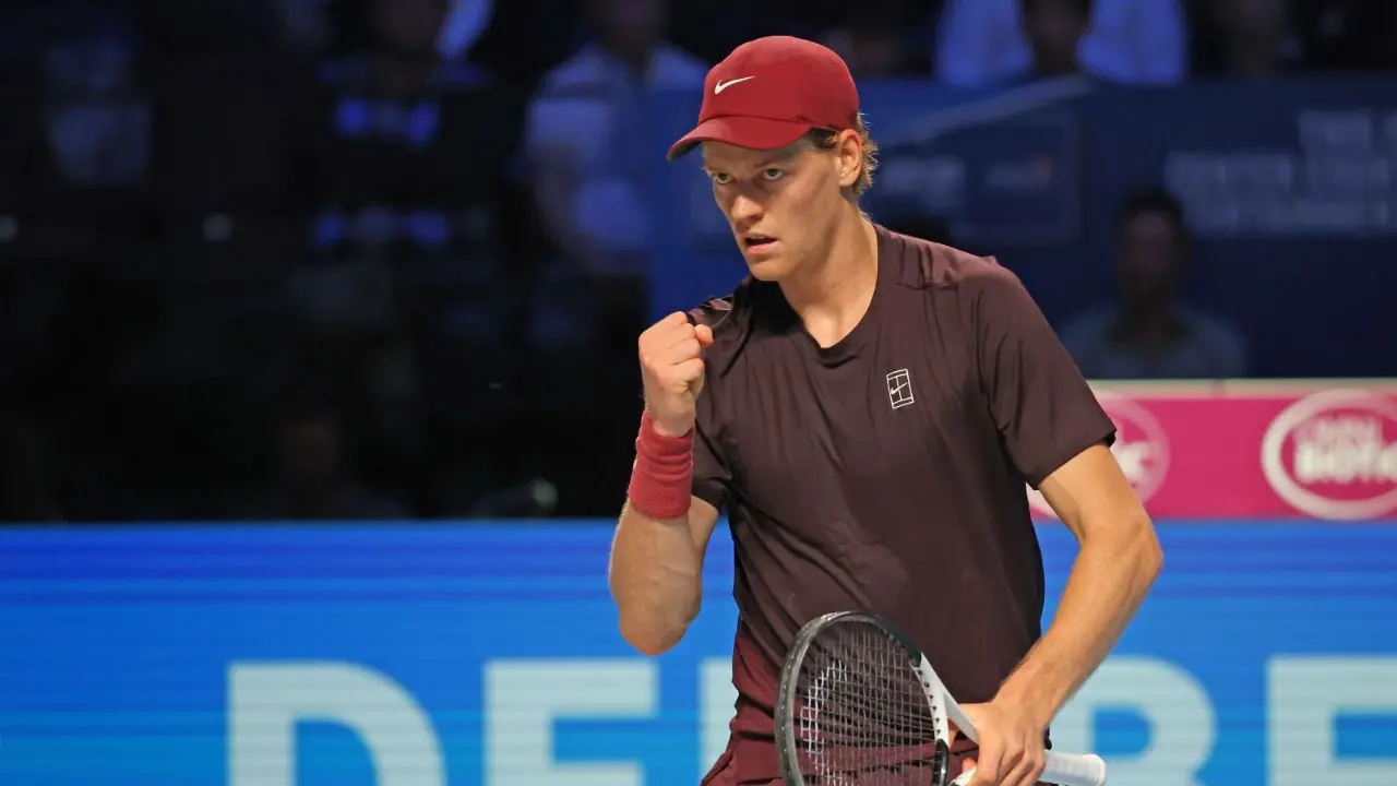 Tennis, Sinner batte Zverev e i crampi: è lui il re di Vienna\n