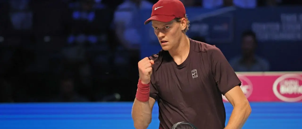 Tennis, Sinner batte Zverev e i crampi: è lui il re di Vienna\n