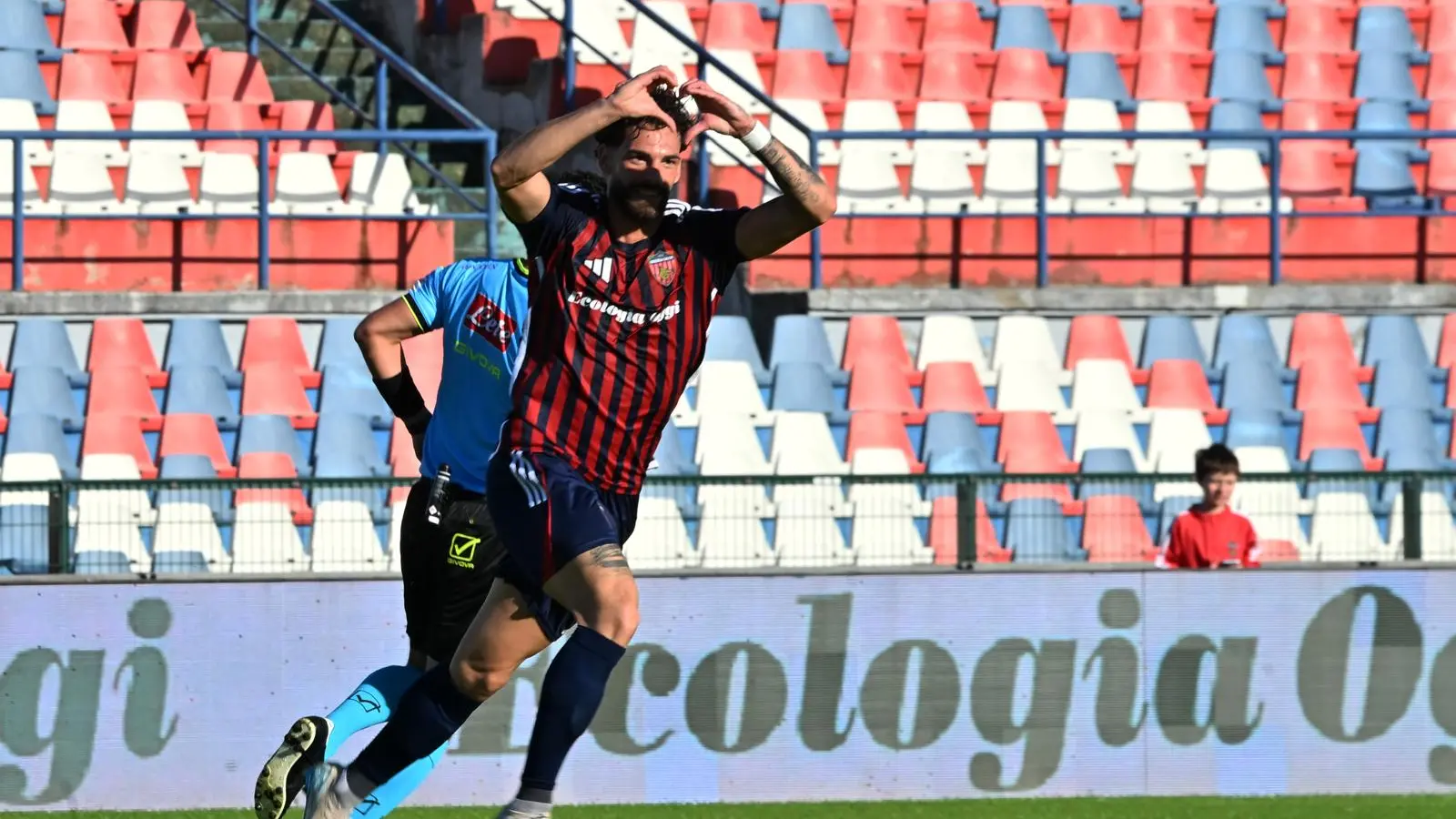Ricciardi segna il primo gol del Cosenza nella sfida contro il Potenza