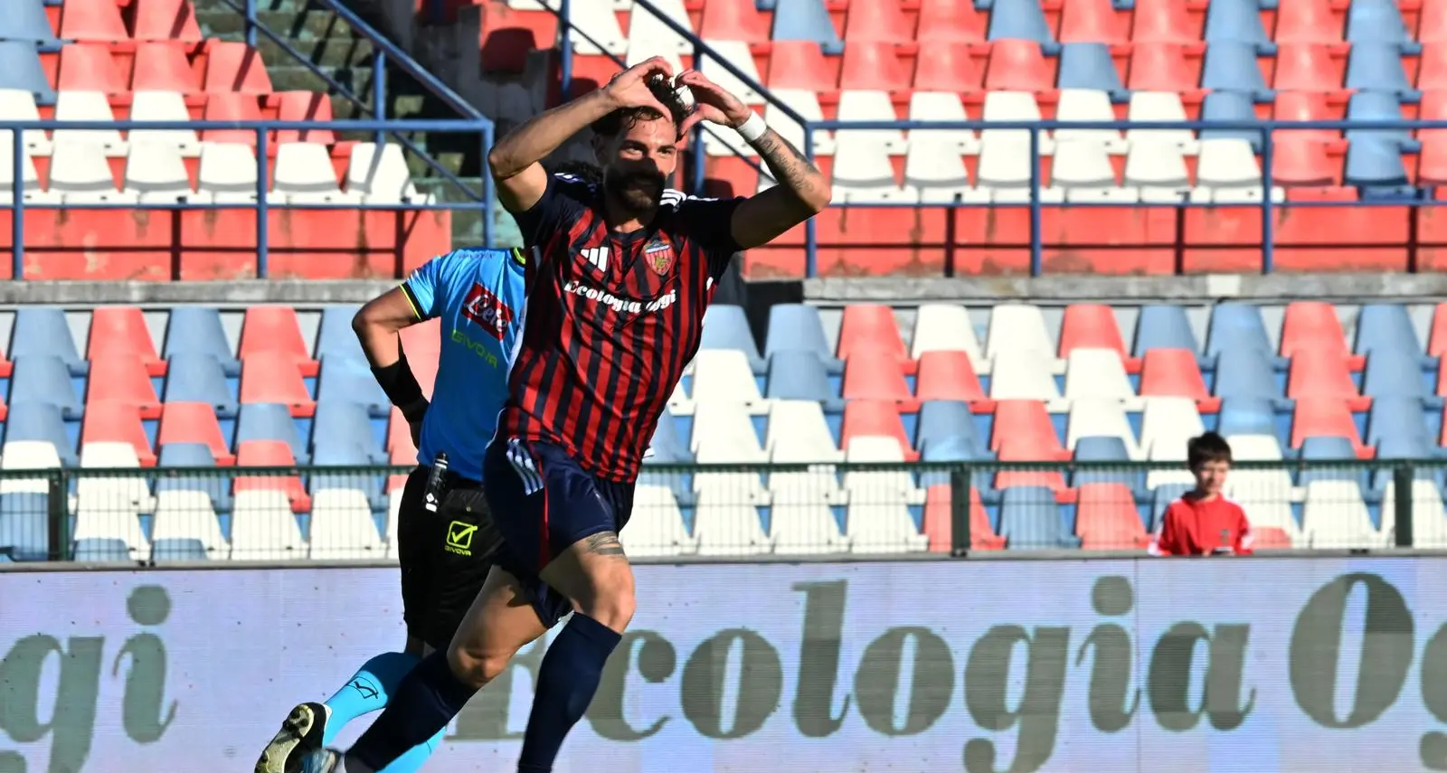Cosenza travolgente: Ricciardi e Mazzocchi firmano il 3-0 al Potenza\n