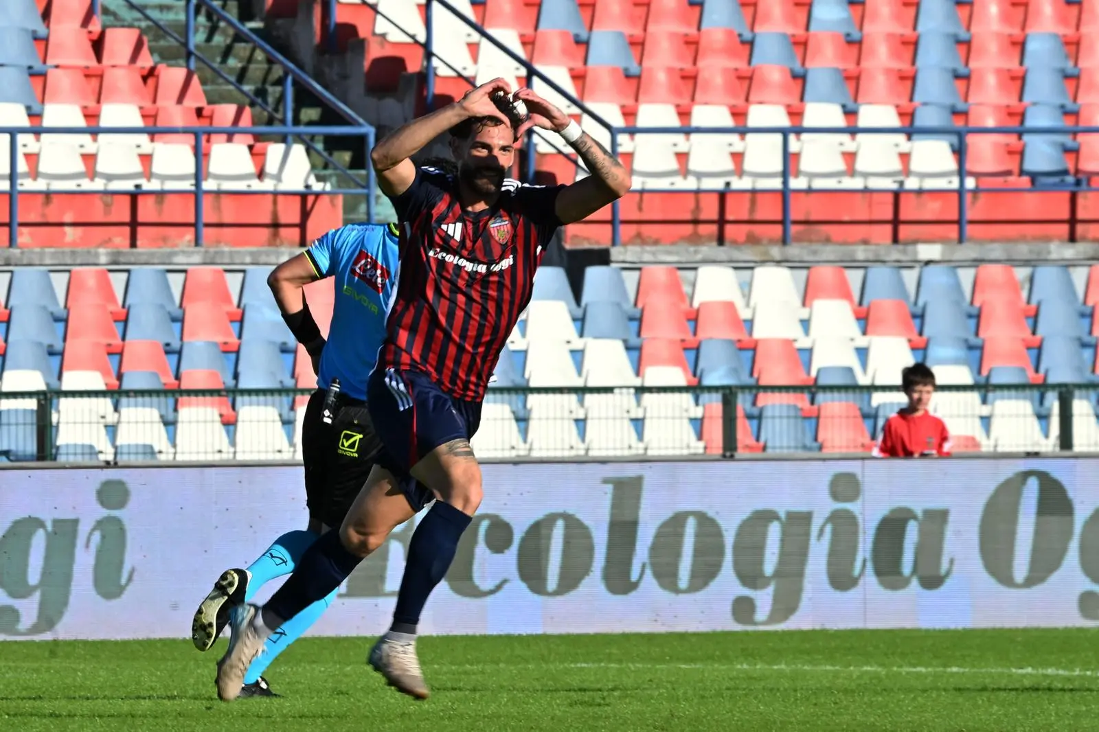 Cosenza travolgente: Ricciardi e Mazzocchi firmano il 3-0 al Potenza\n