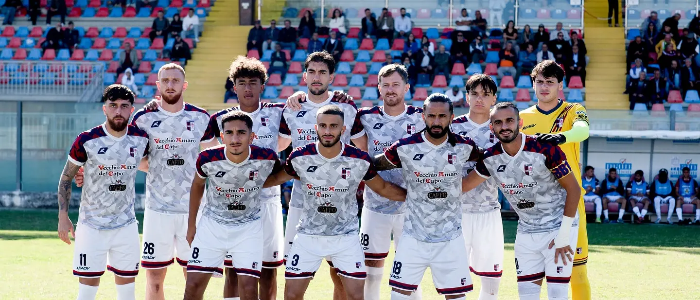Serie D, la Vibonese perde la vetta condivisa: i rossoblù cadono nel finale (1-0) in casa\u00A0del Savoia\n